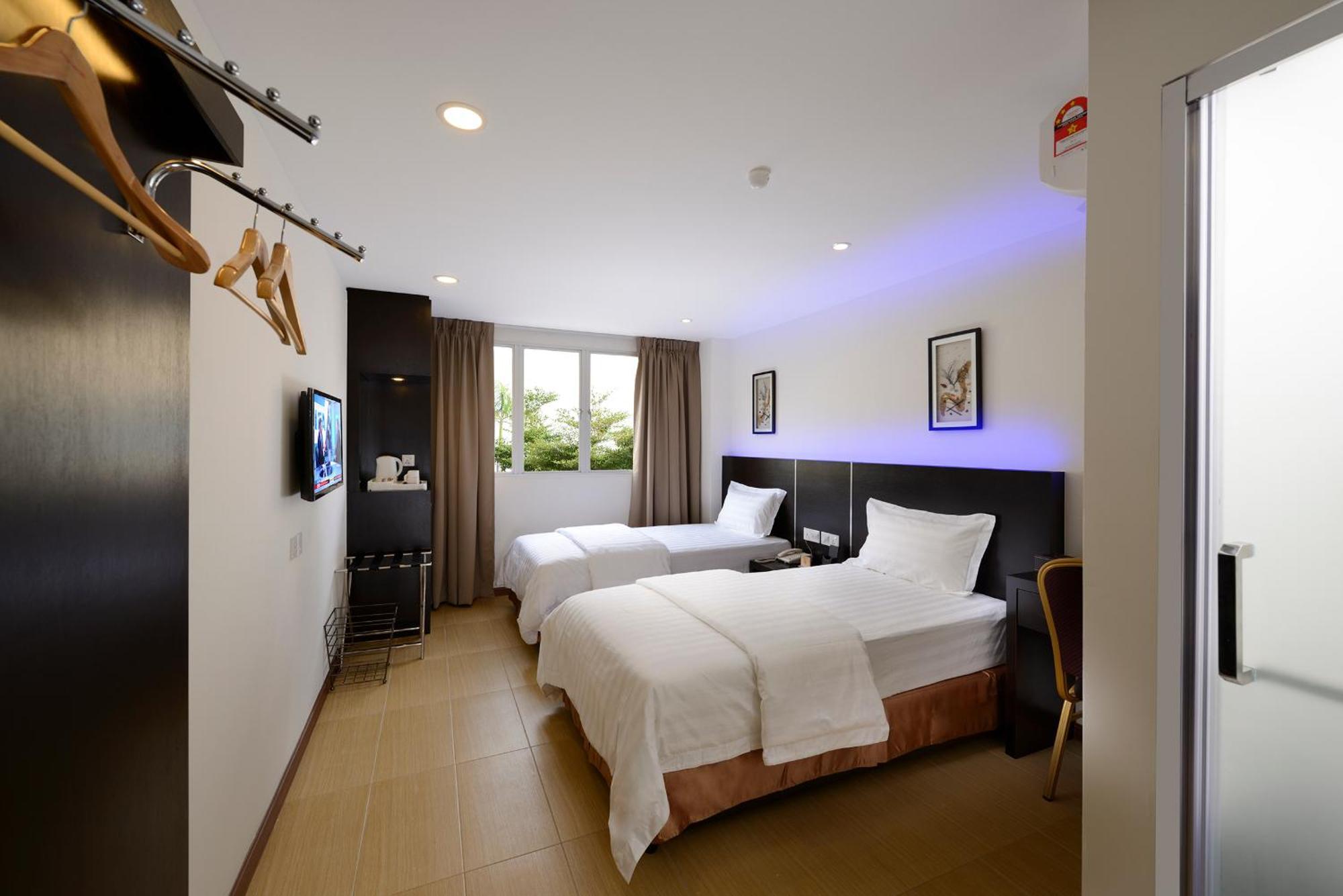 Ernes Hotel Bayu Mutiara Букіт-Мертаджам Екстер'єр фото